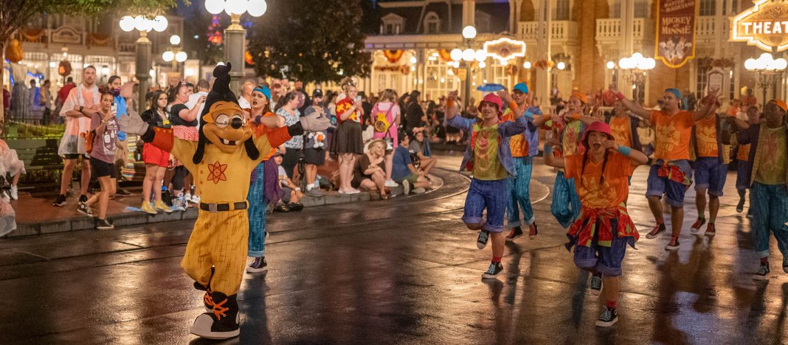 max-goof-powerline-party-time-pre-parade-not-so-scary-halloween-1.jpg